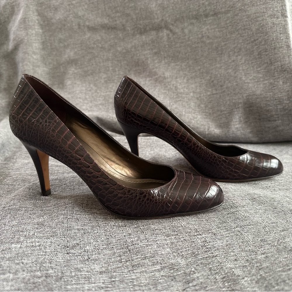 **FINAL PRICE** LAST CHANCE Clearance Sale*  Ann Taylor Brown Round Toe Pump